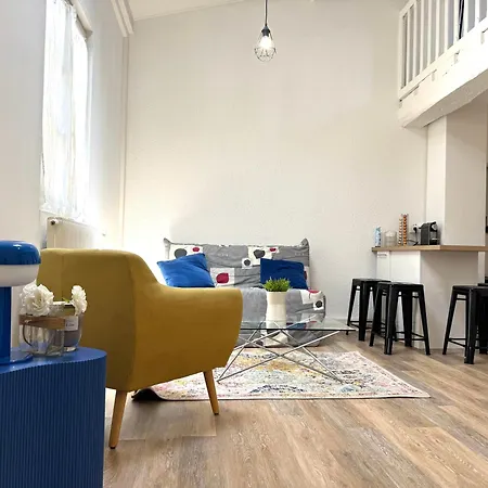 Hyper-center Duplex * فيين